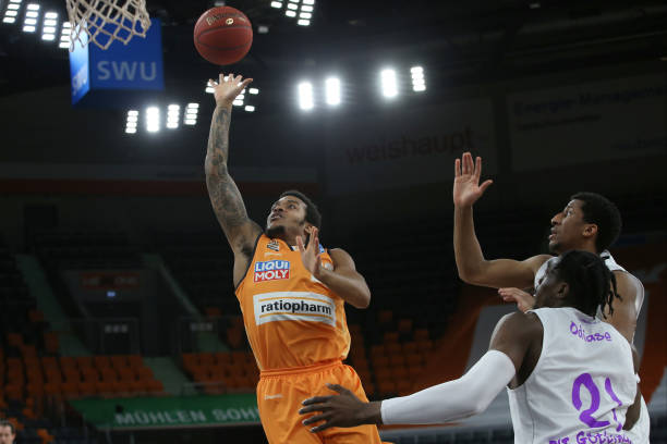 皮尔斯在2 皮尔斯在2