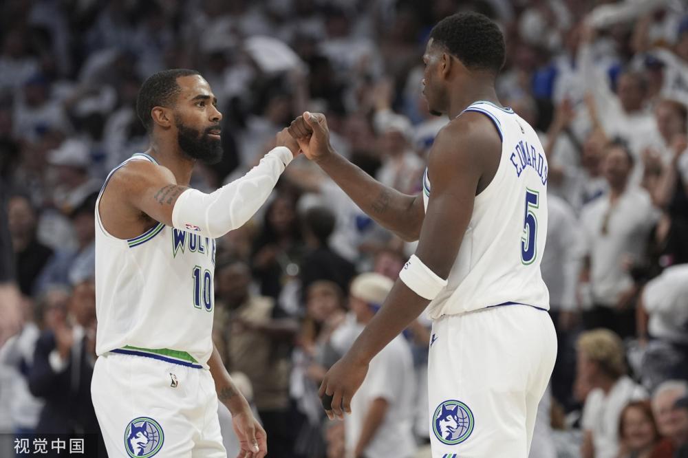 詹姆斯10 詹姆斯10