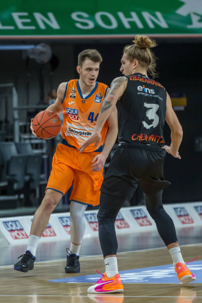 攻也能适时 攻也能适时